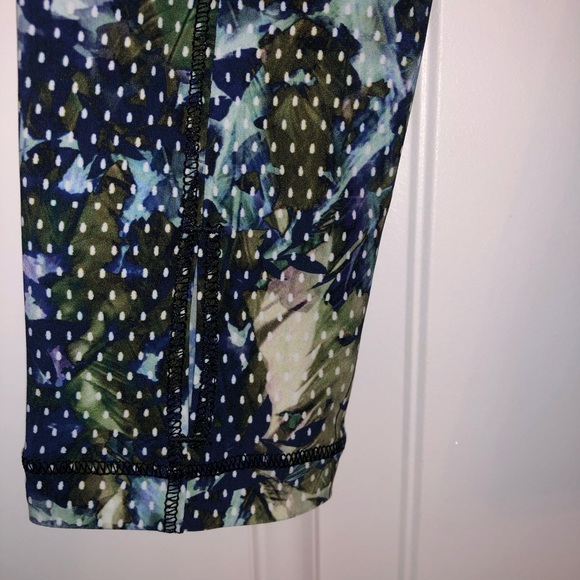 Lululemon Runbeam Hoodie - Picture 7 of 7